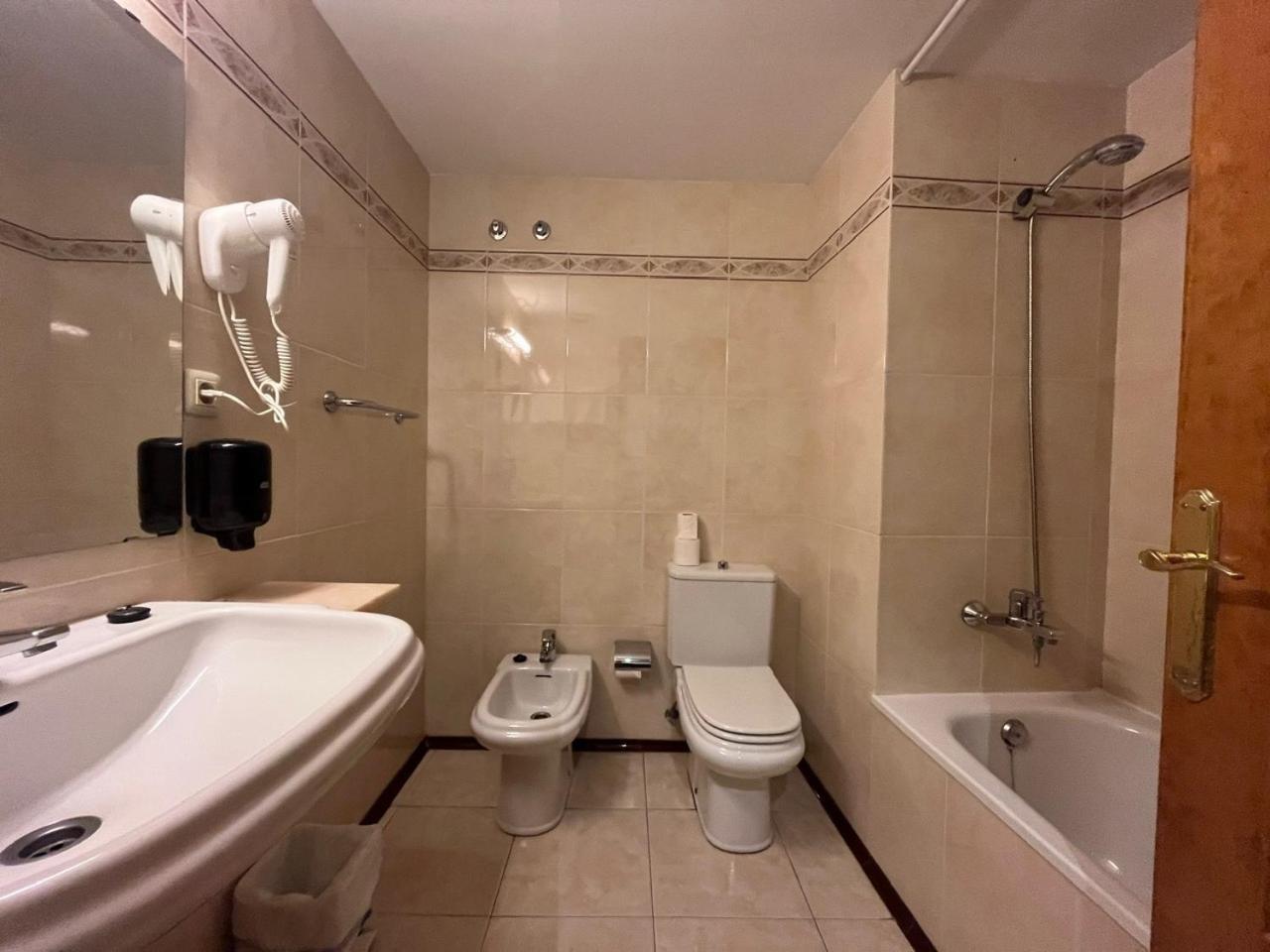 Hotel Juan Canejan Лес Экстерьер фото